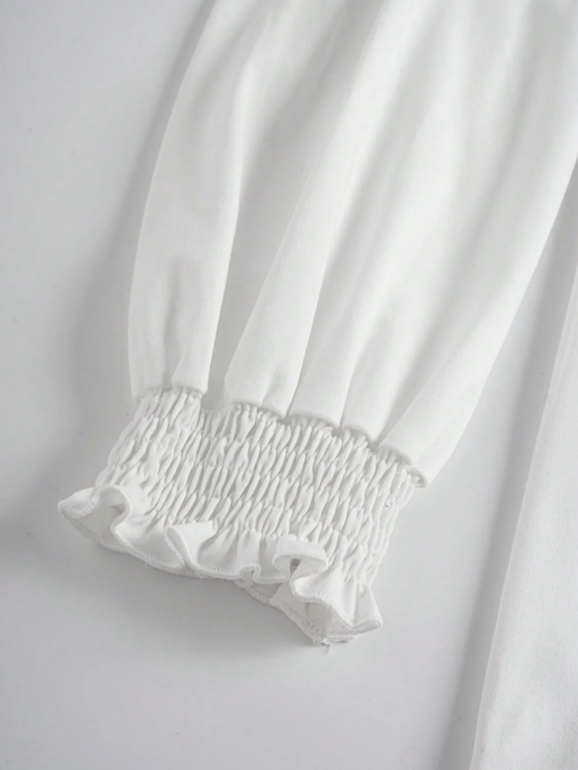 Smocked Cuff Round Neck Long Sleeve T-Shirt - Image 4