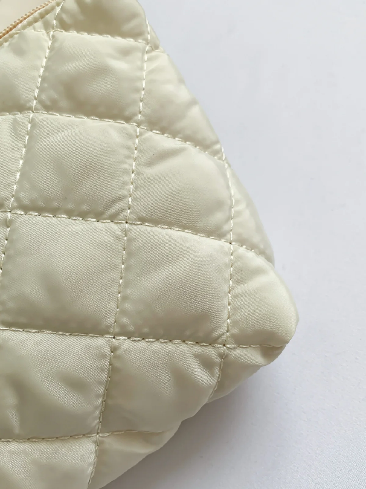 Solid Quilted Clutch with Zipper - Image 10