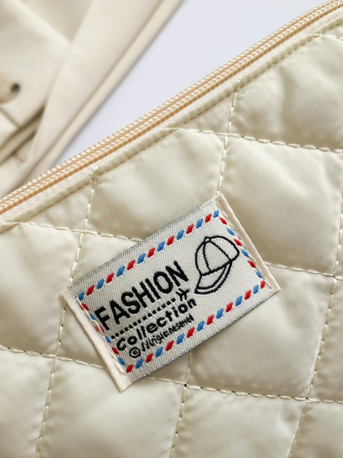 Solid Quilted Clutch with Zipper - Image 7