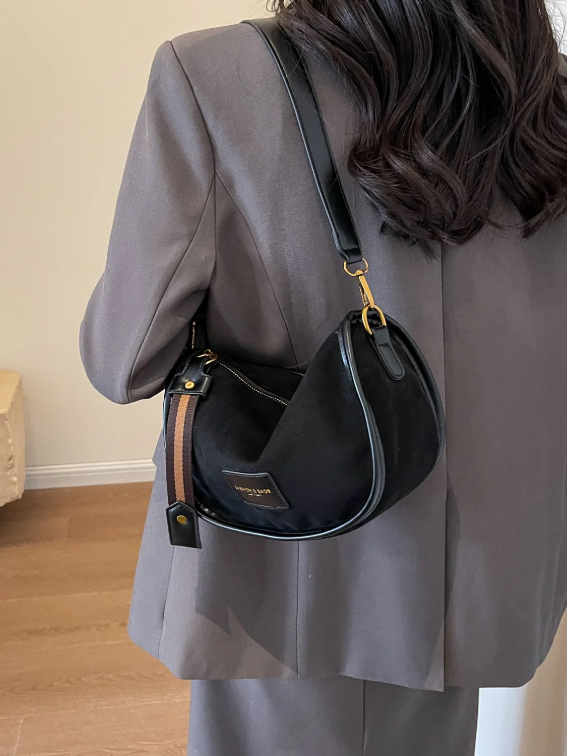 Suede Adjustable Strap Shoulder Bag - Image 15