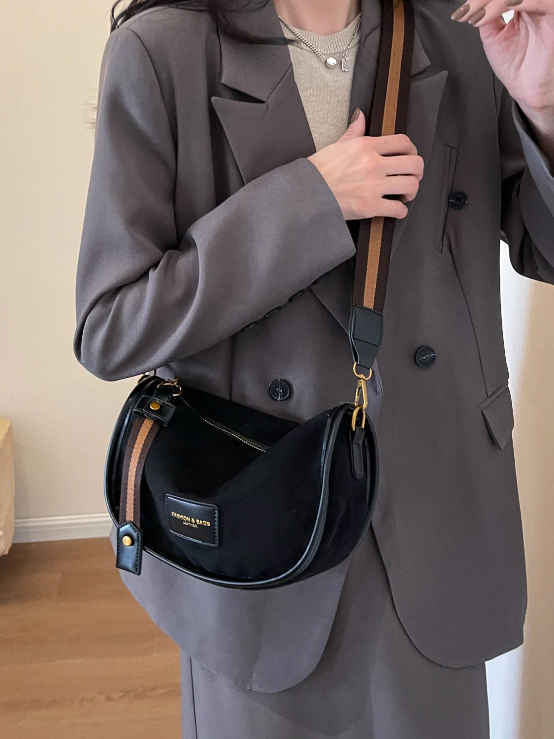 Suede Adjustable Strap Shoulder Bag - Image 16