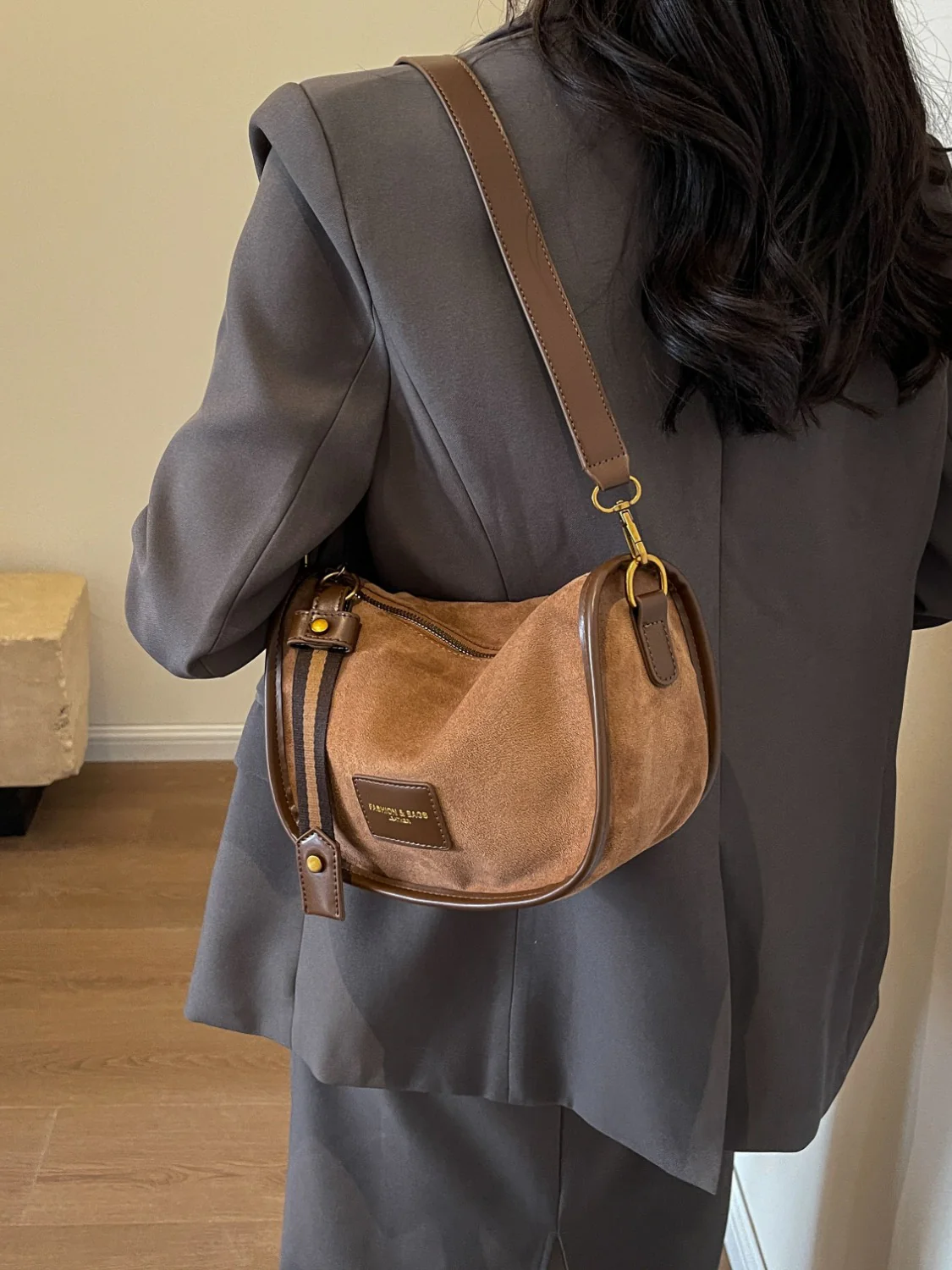 Suede Adjustable Strap Shoulder Bag - Image 20