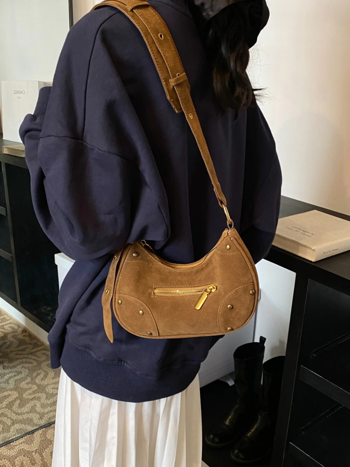Suede Adjustable Strap Shoulder Bag - Image 13