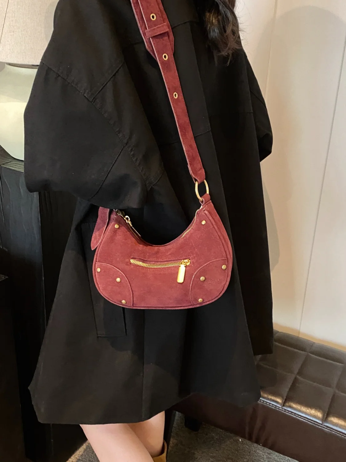 Suede Adjustable Strap Shoulder Bag - Image 19