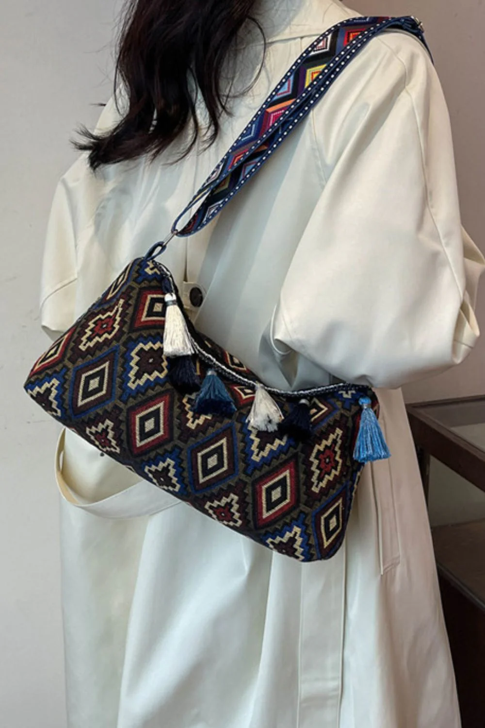 Tassel Adjustable Strap Shoulder Bag - Image 10