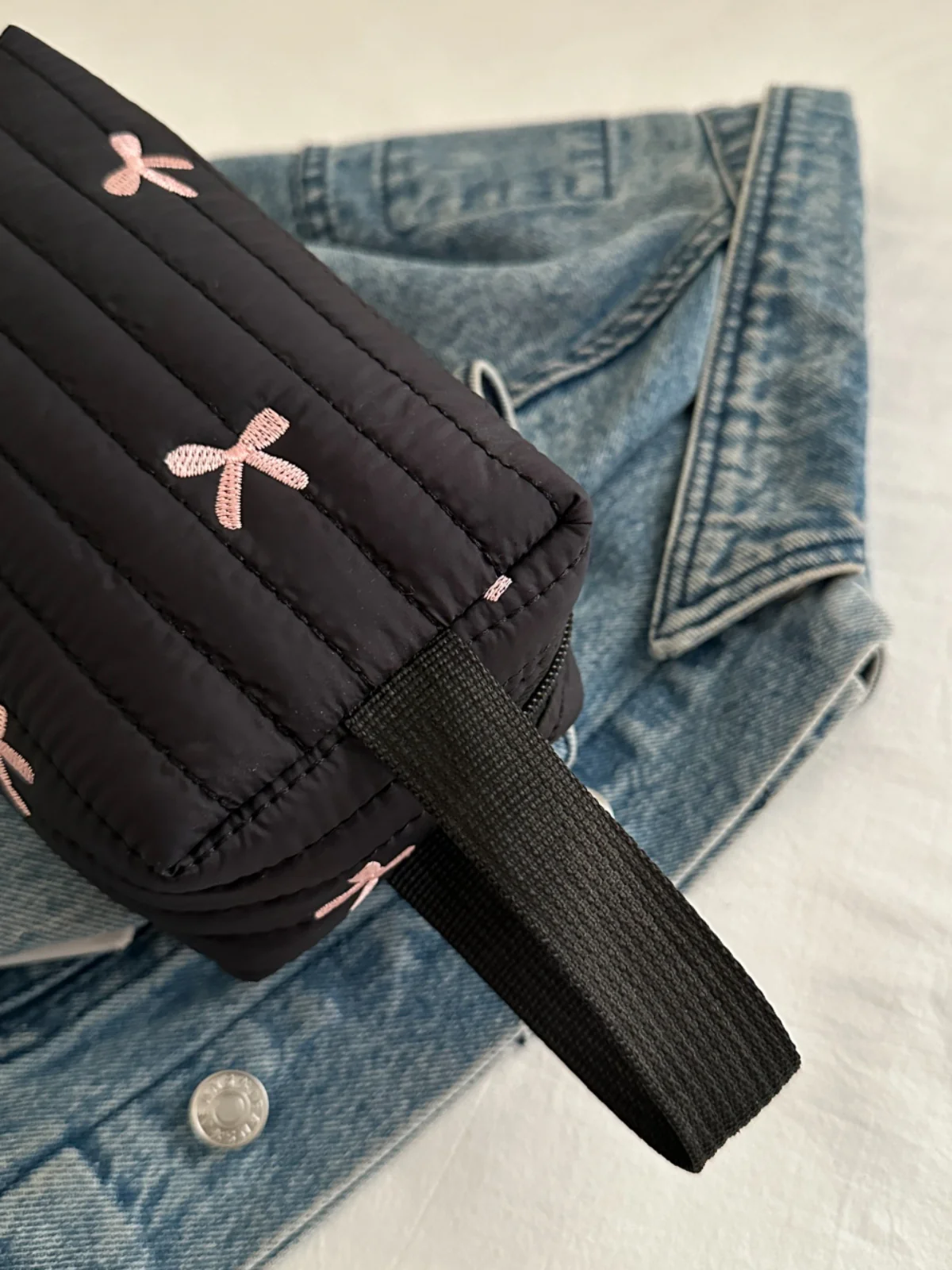 Texture Contrast Bow Wristlet - Image 27