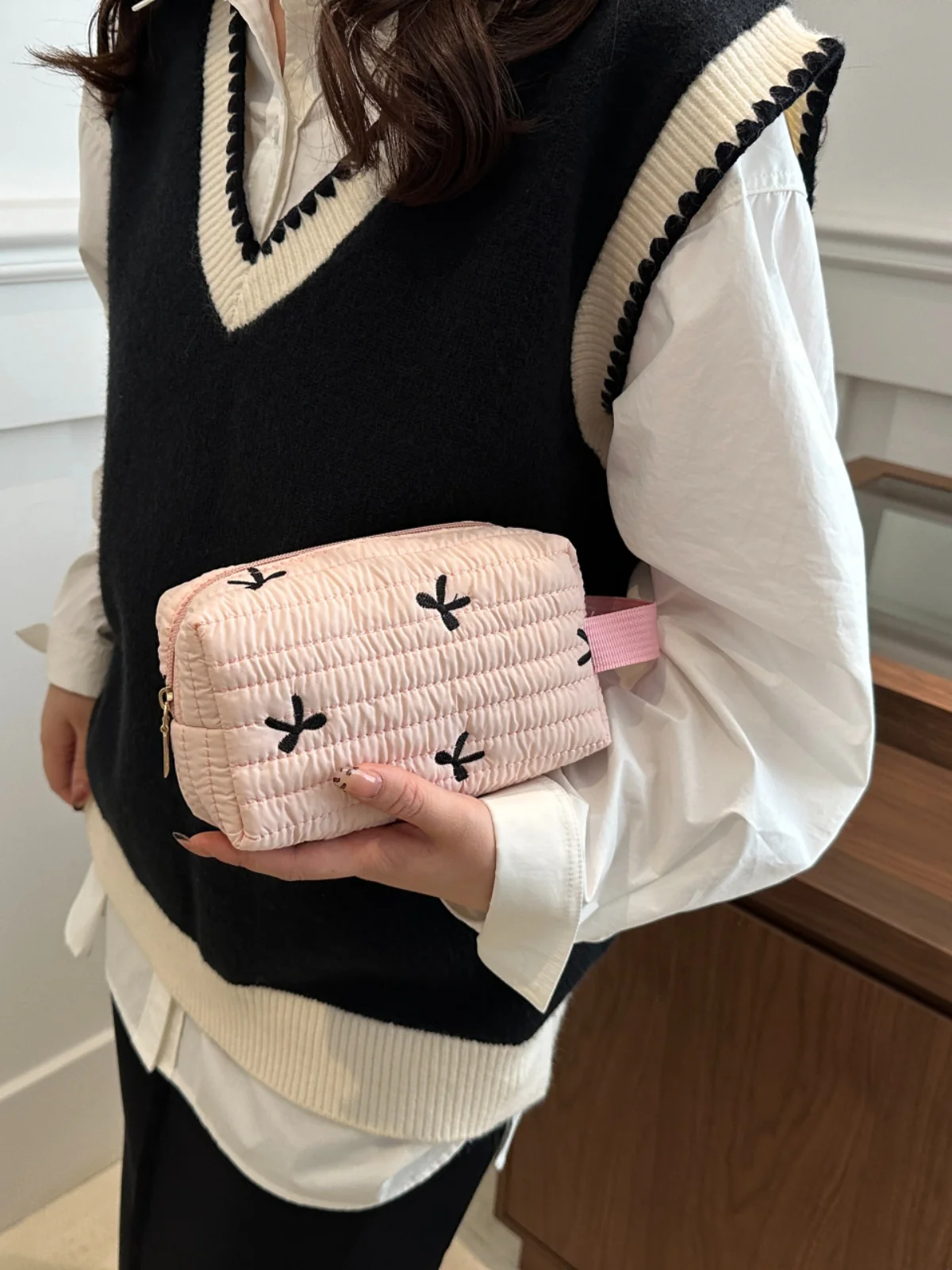 Texture Contrast Bow Wristlet - Image 31