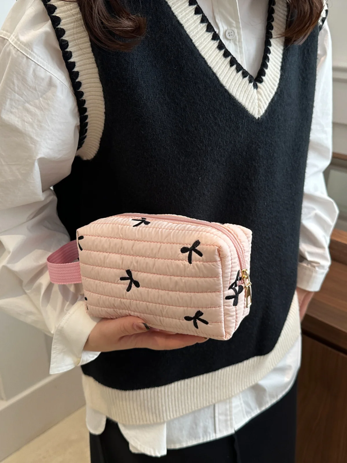 Texture Contrast Bow Wristlet - Image 32