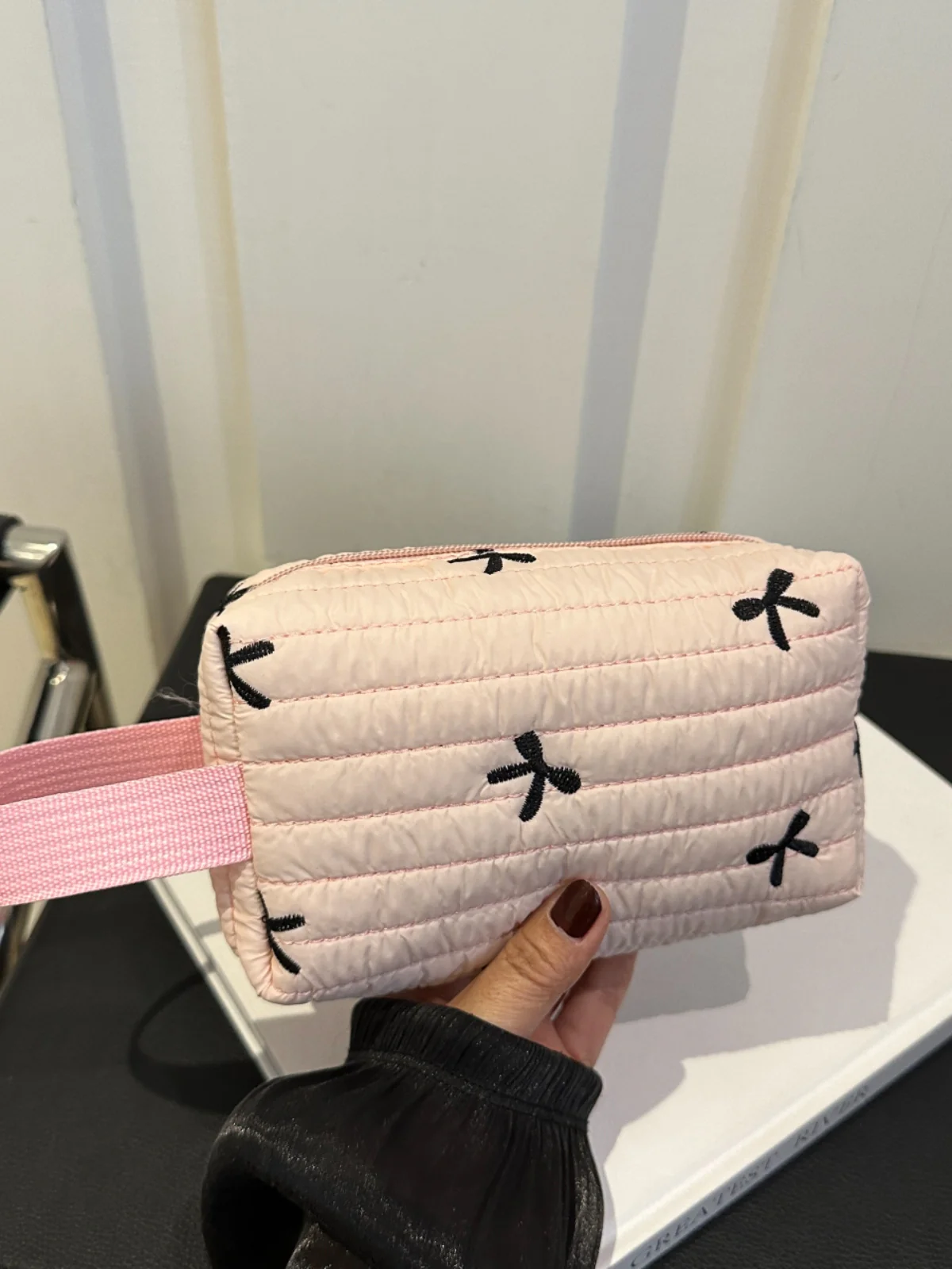 Texture Contrast Bow Wristlet - Image 33
