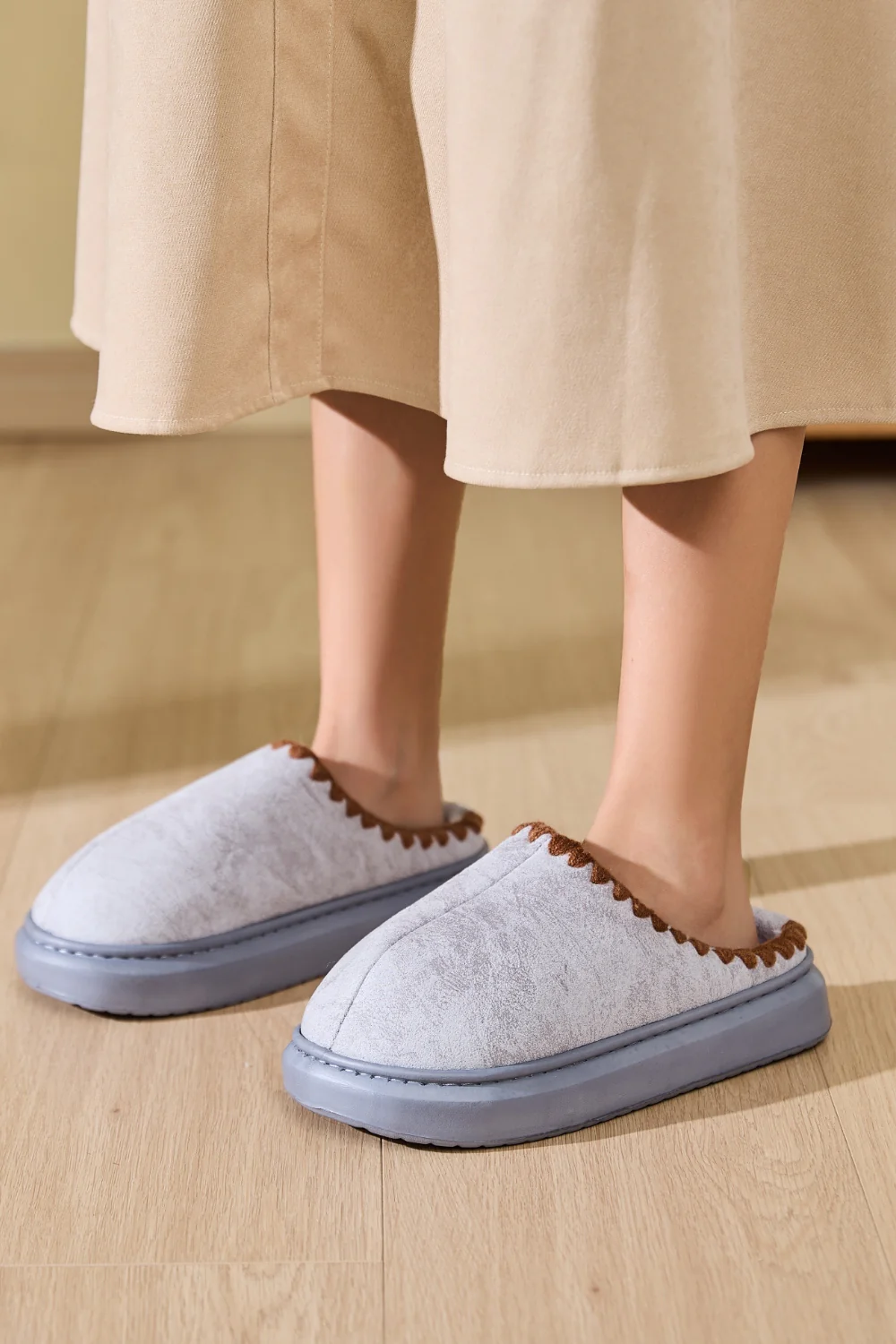 Thermal Round Toe Platform Slippers - Image 12