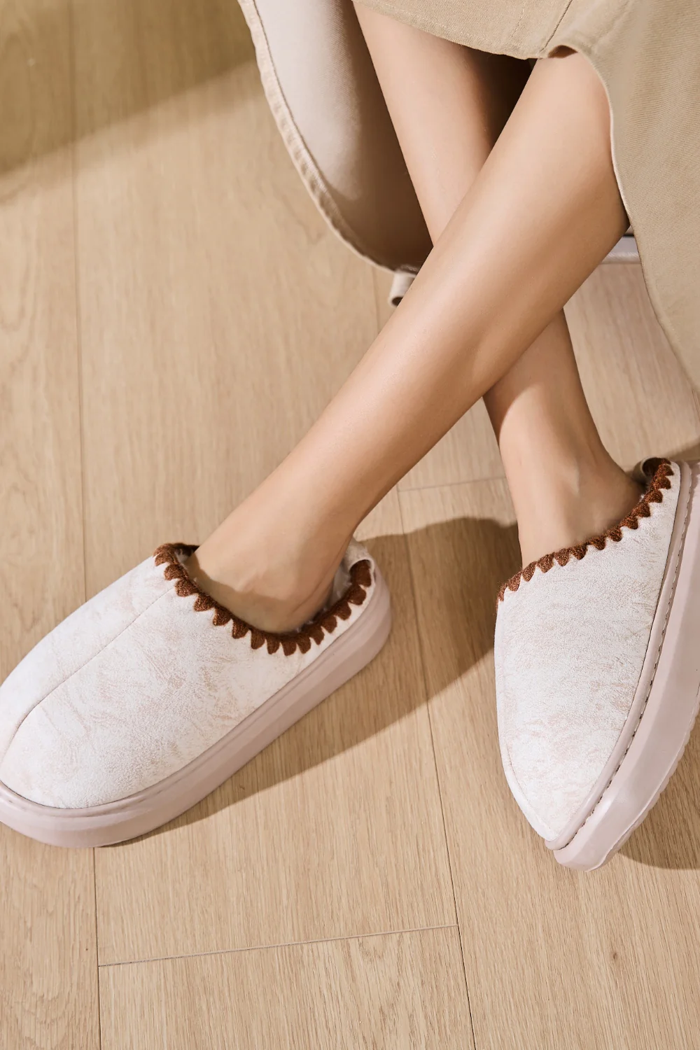 Thermal Round Toe Platform Slippers - Image 9