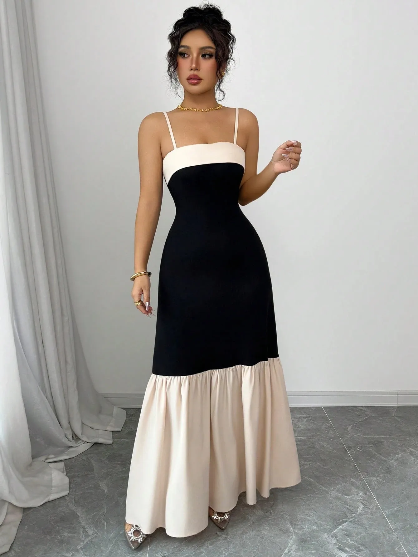 Two-Tone Spaghetti Strap Maxi Dress - Image 5