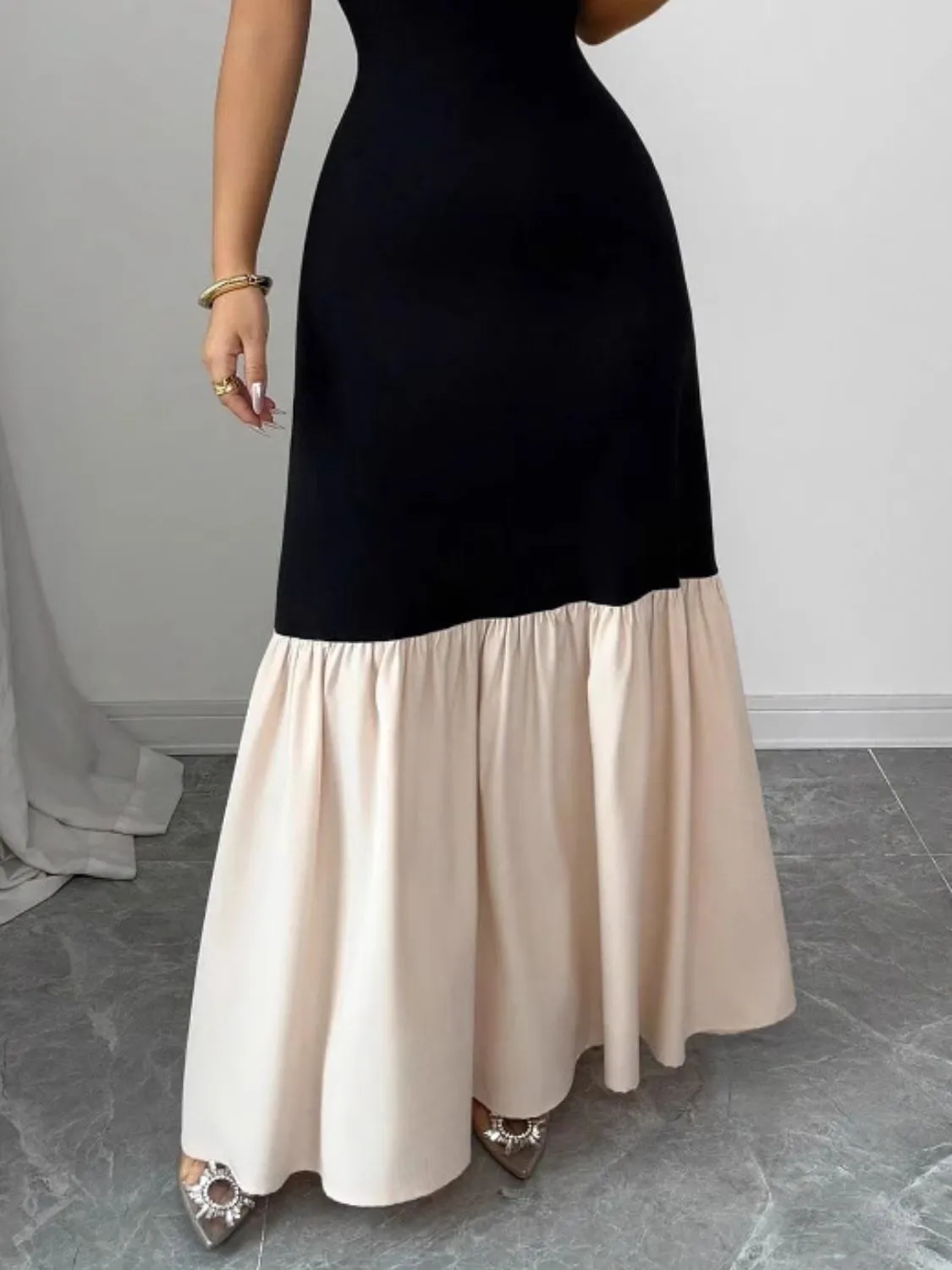 Two-Tone Spaghetti Strap Maxi Dress - Image 6