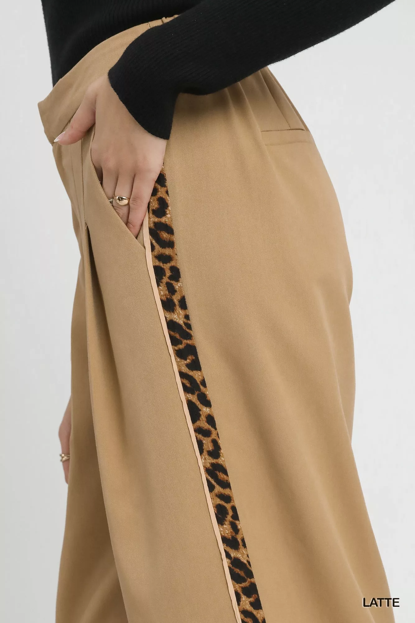 Umgee Front Pleated Wide-Leg Pants with Contrast Trim - Image 5