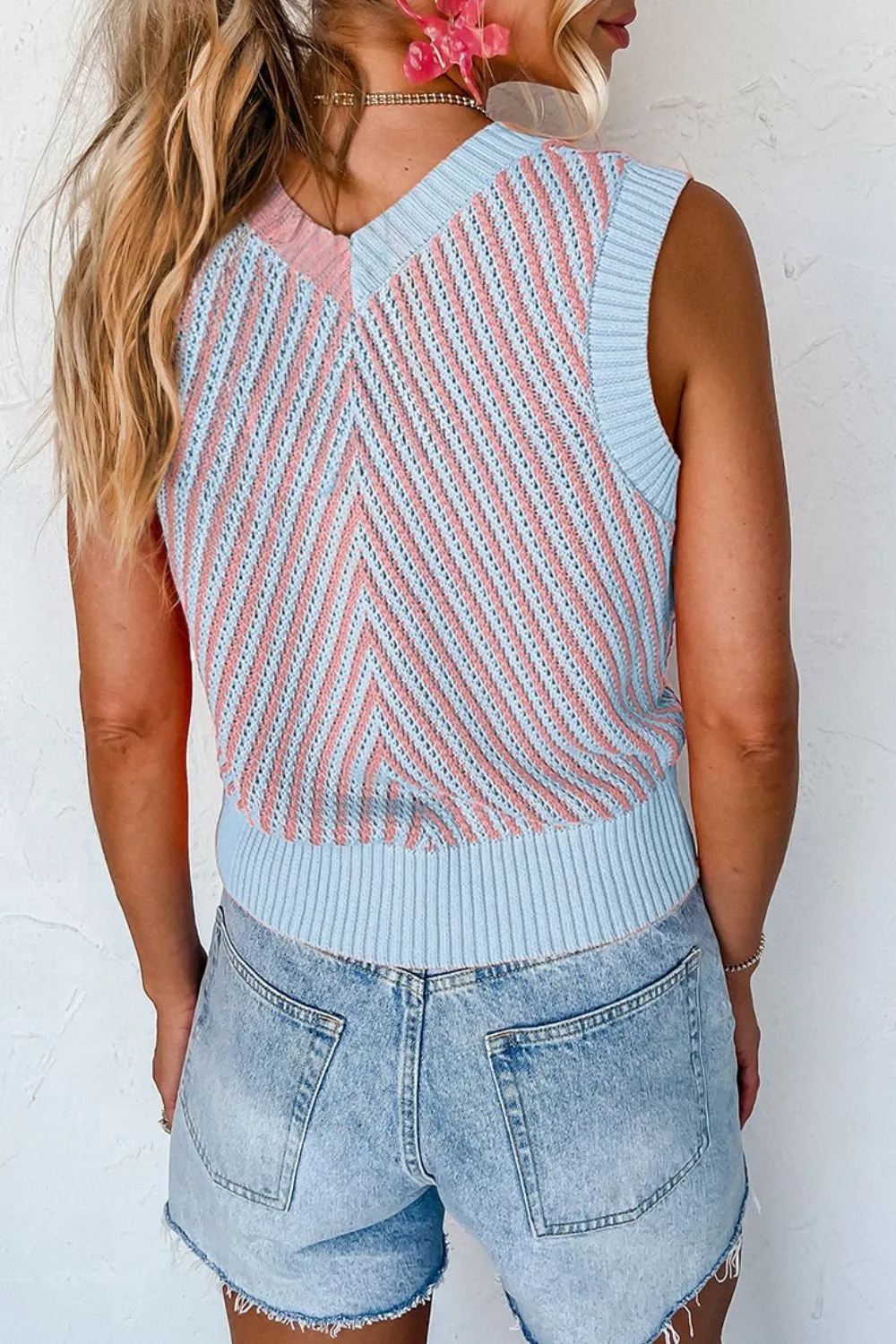 V-Neck Contrast Sweater Vest - Image 2
