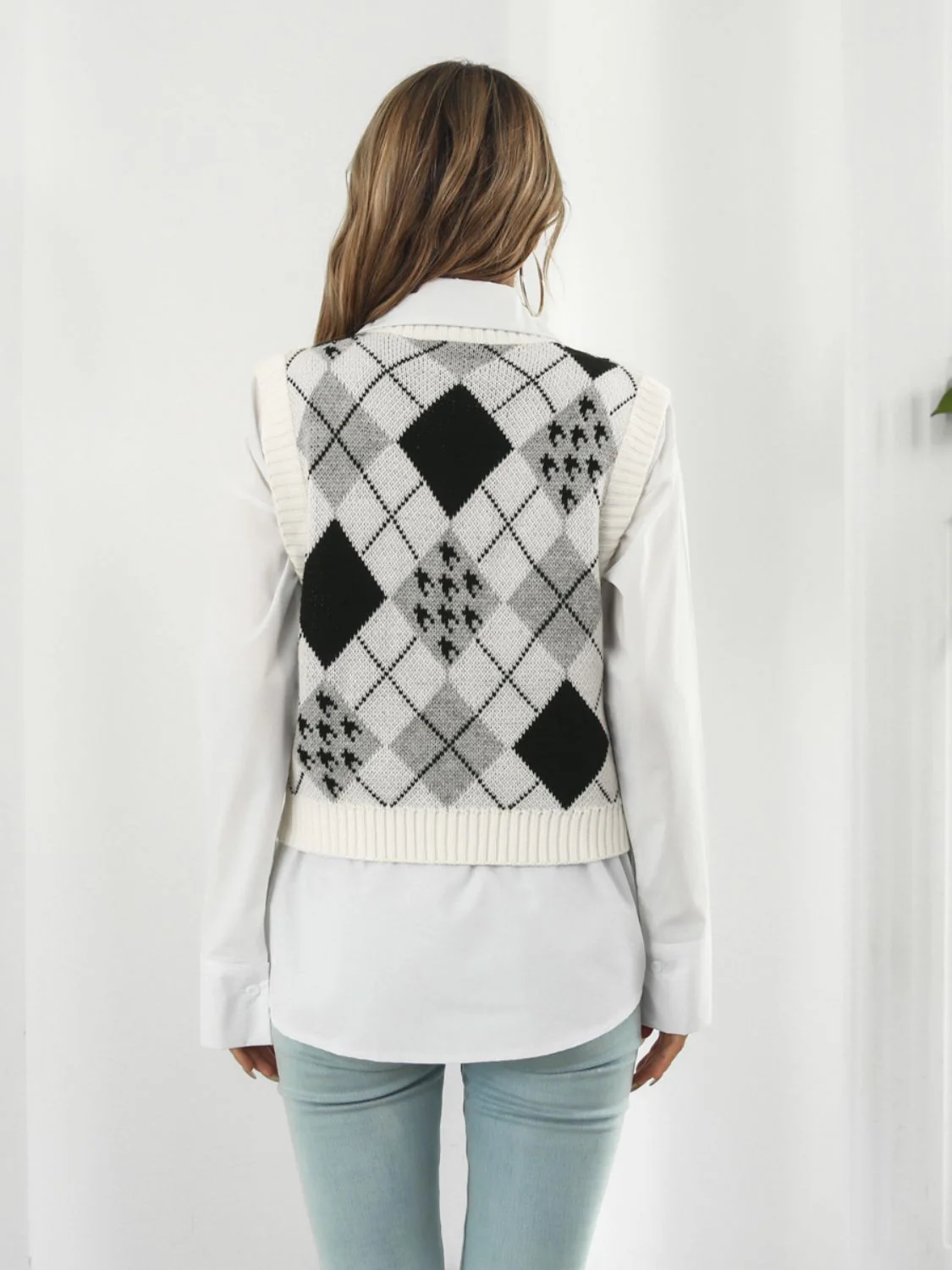 V-Neck Plaid Sweater Vest - Image 2
