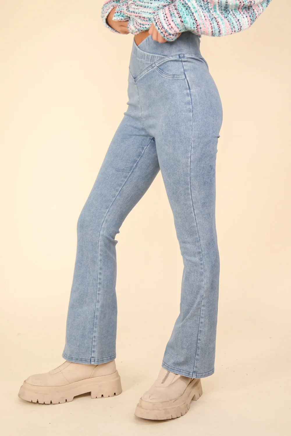 VERY J Washed Denim Stretchy Crossover Waist Leggings - Image 4