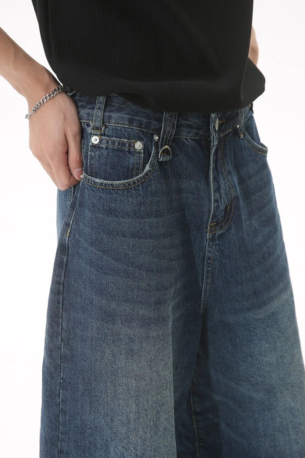 Wide Leg Cropped Jeans - Image 4