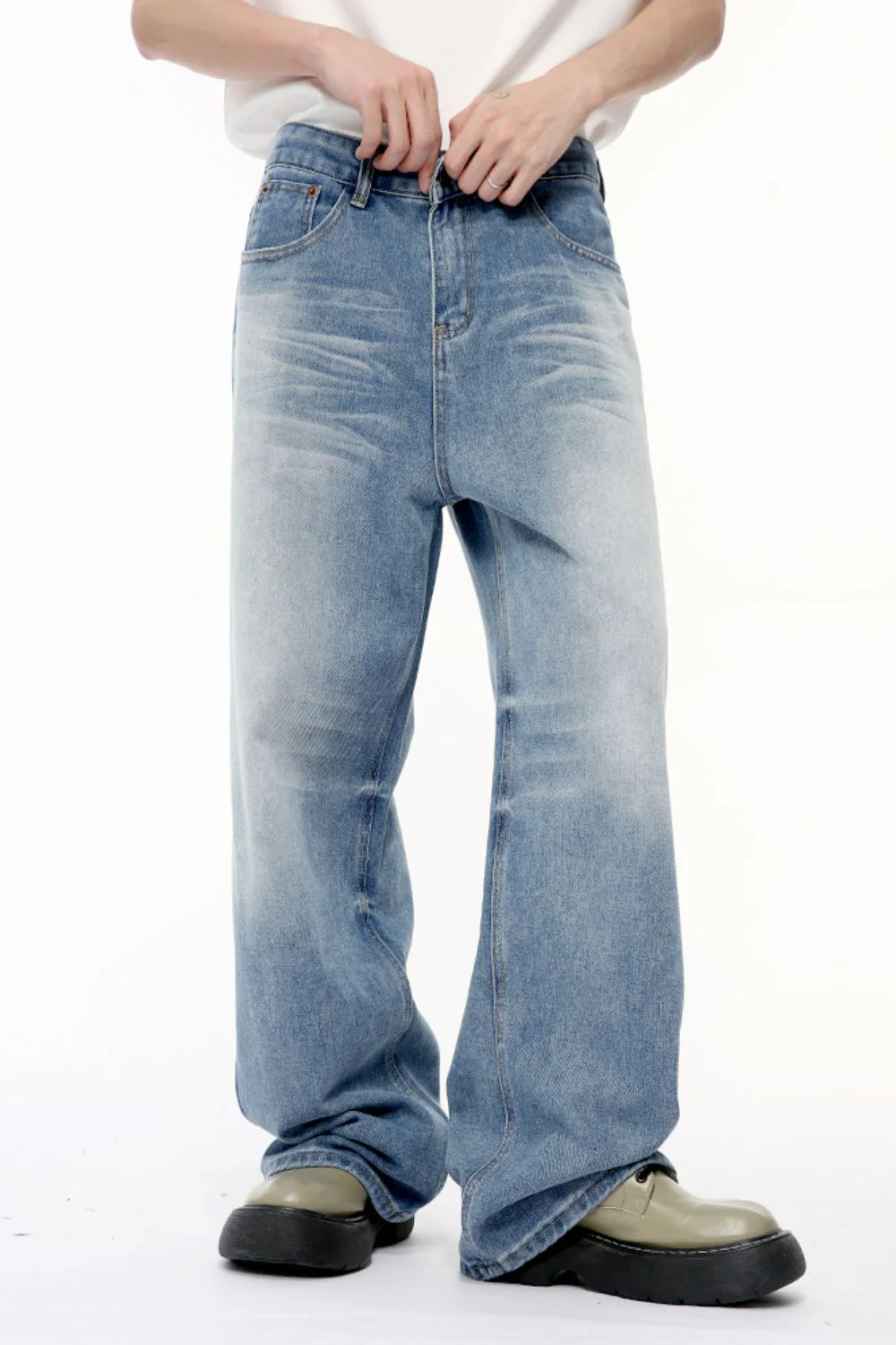 Wide Leg Jeans with Pockets - Image 2