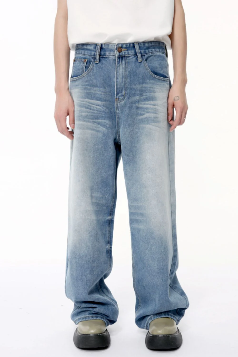 Wide Leg Jeans with Pockets - Image 3