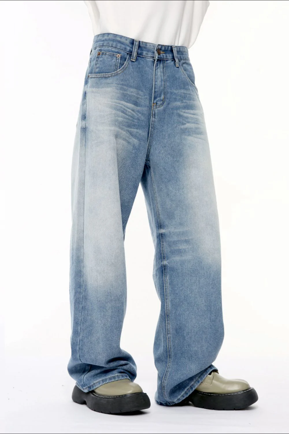 Wide Leg Jeans with Pockets - Image 4