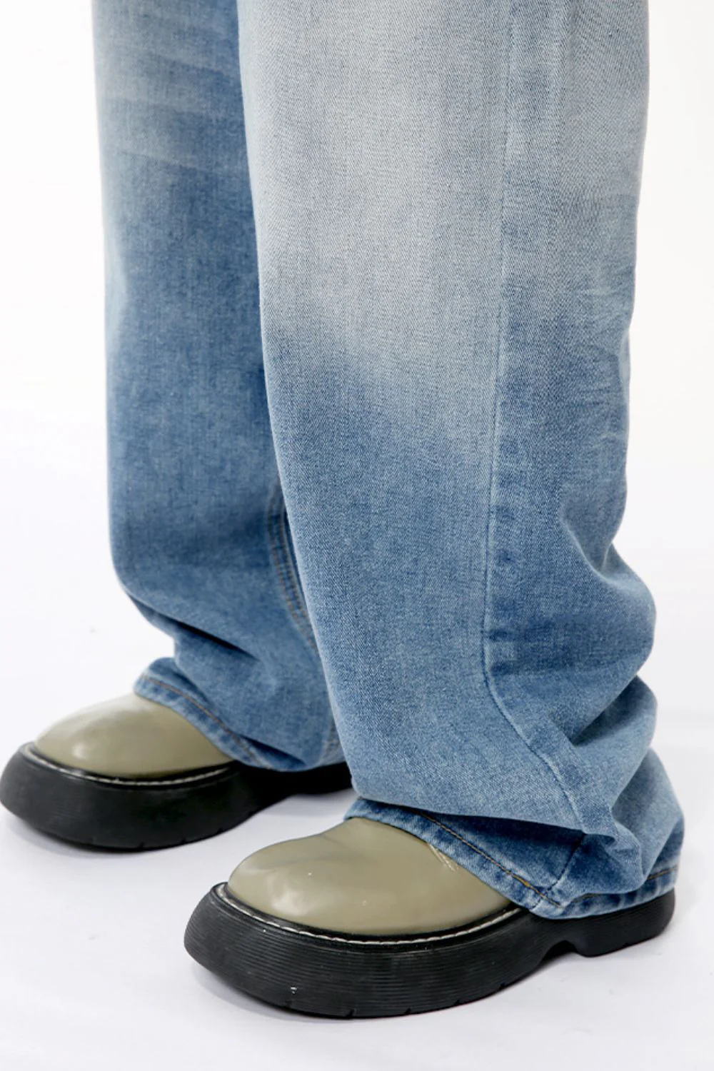 Wide Leg Jeans with Pockets - Image 5