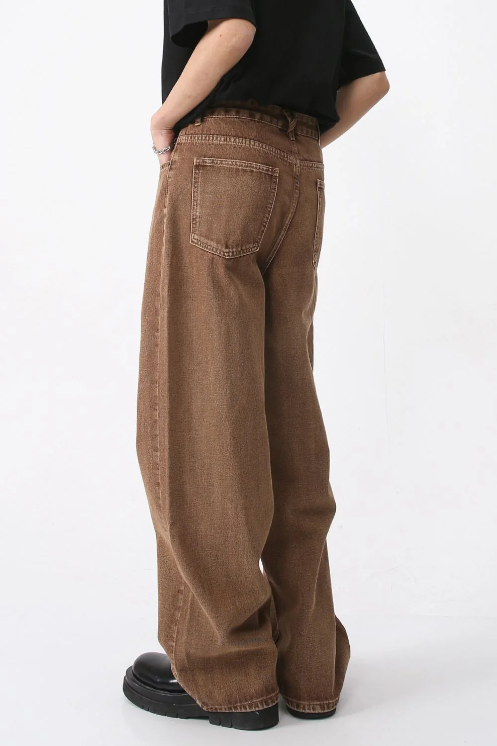 Wide Leg Jeans with Pockets - Image 3