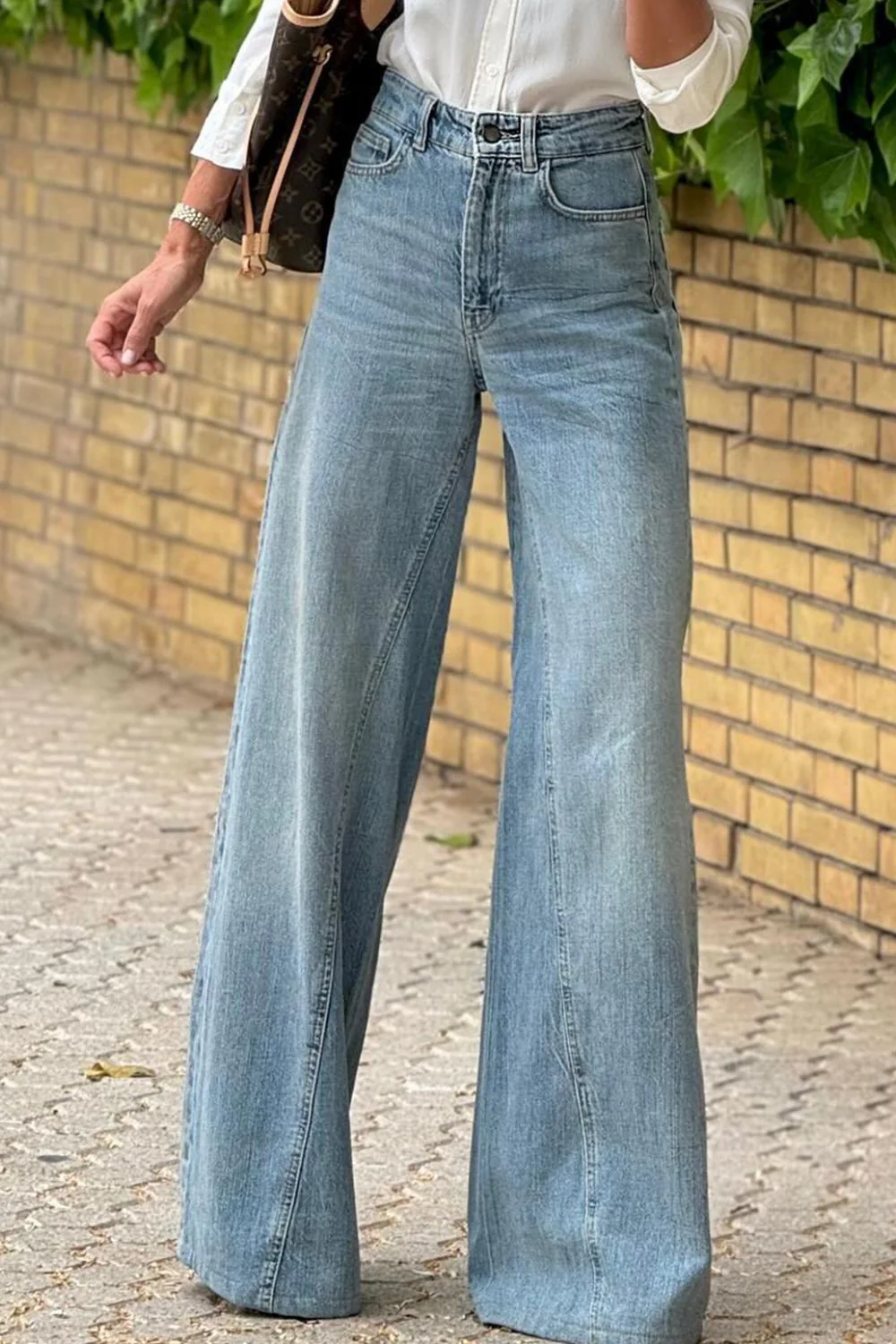Wide Leg Jeans with Pockets - Image 3