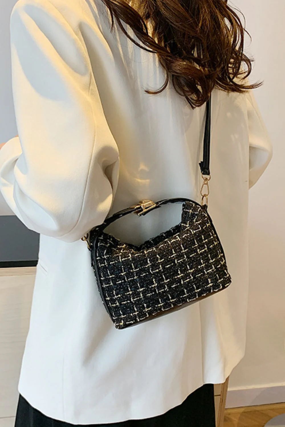 Woven Removable Strap Shoulder Bag - Image 10