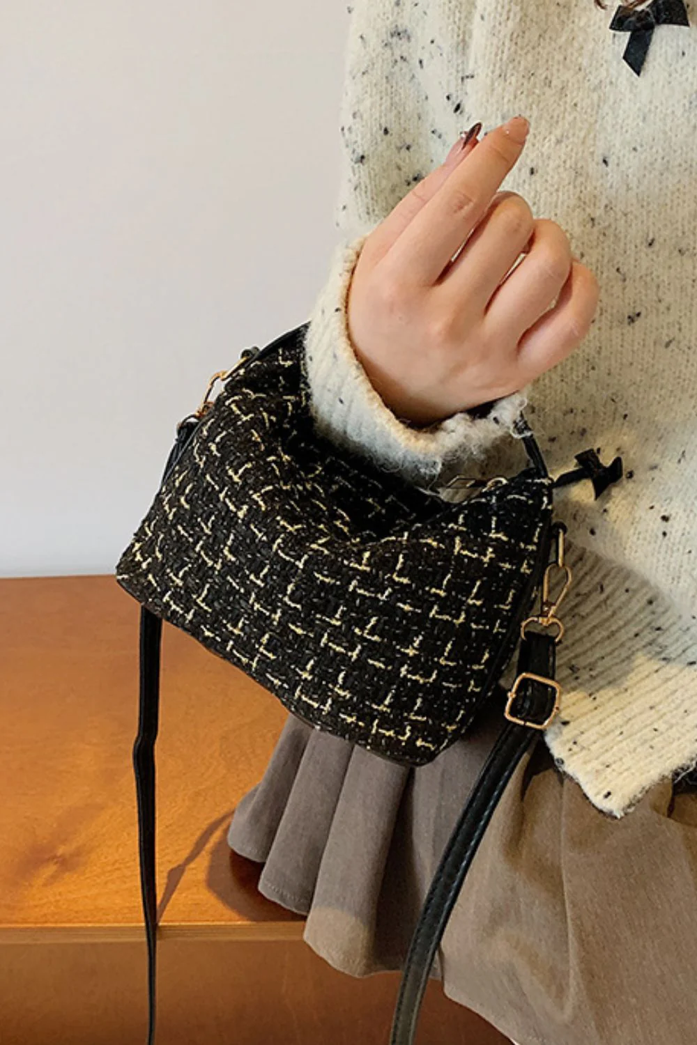 Woven Removable Strap Shoulder Bag - Image 11