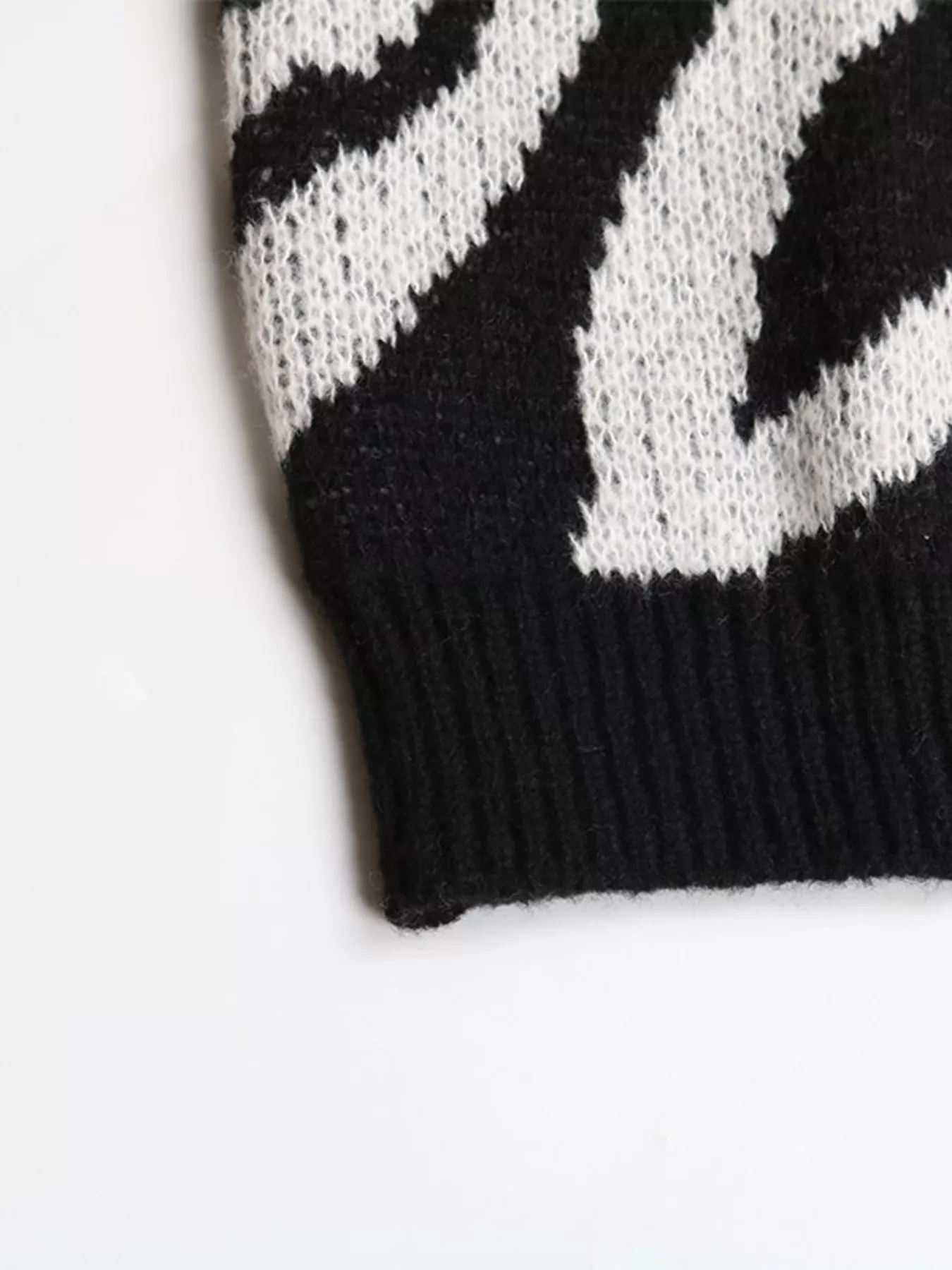 Zebra Print Relaxed Fit Pullover Sweater - Image 11